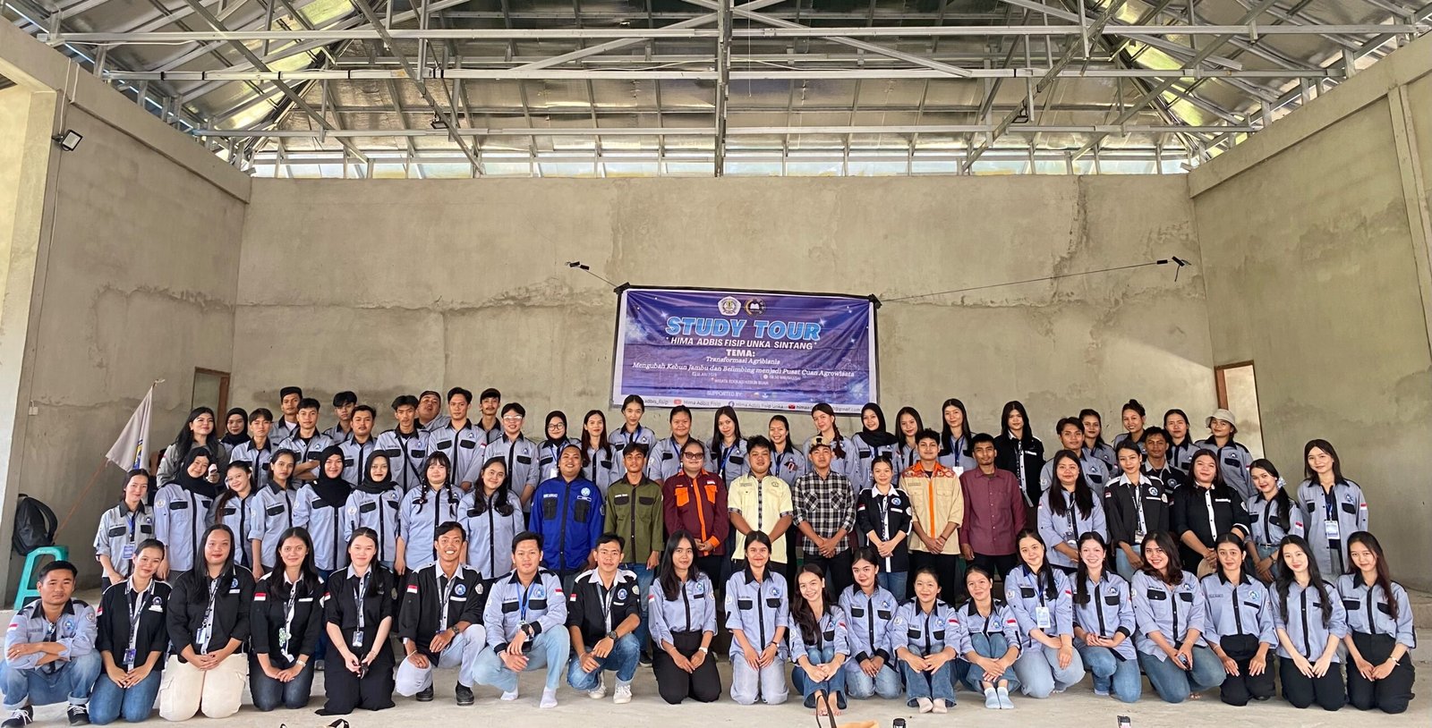 HIMA Administrasi Bisnis FISIP Universitas Kapuas Gelar Study Tour untuk Mengenal Keanekaragaman Tanaman Buah